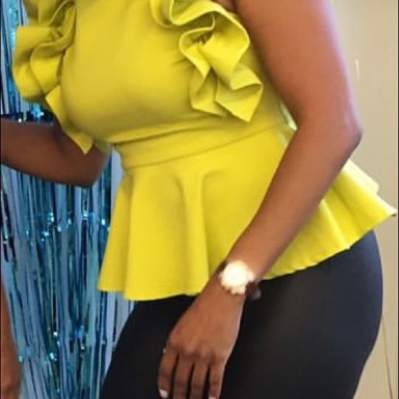 Ruffle shoulder peplum top. Light pink by CQ, size medium, - Picture 5 of 8